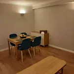 Modern Two Bed Flat In Canada Water Close To Transport